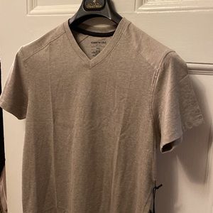 Kenneth Cole NY sustainably made grey v neck knit top - men’s size Small